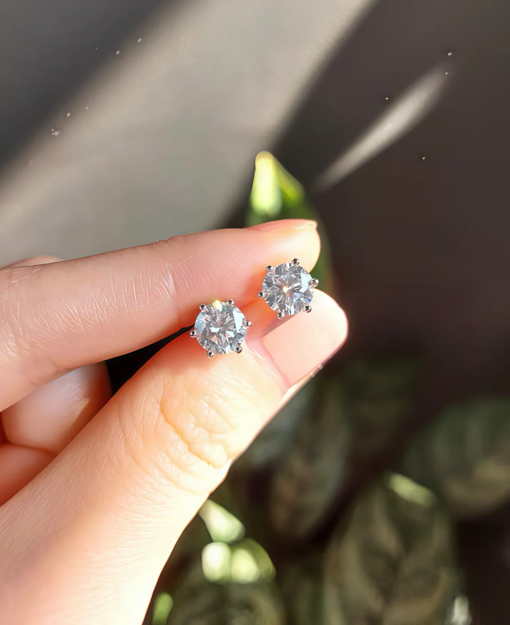 Luxe Diamond-Grade Moissanite Studs