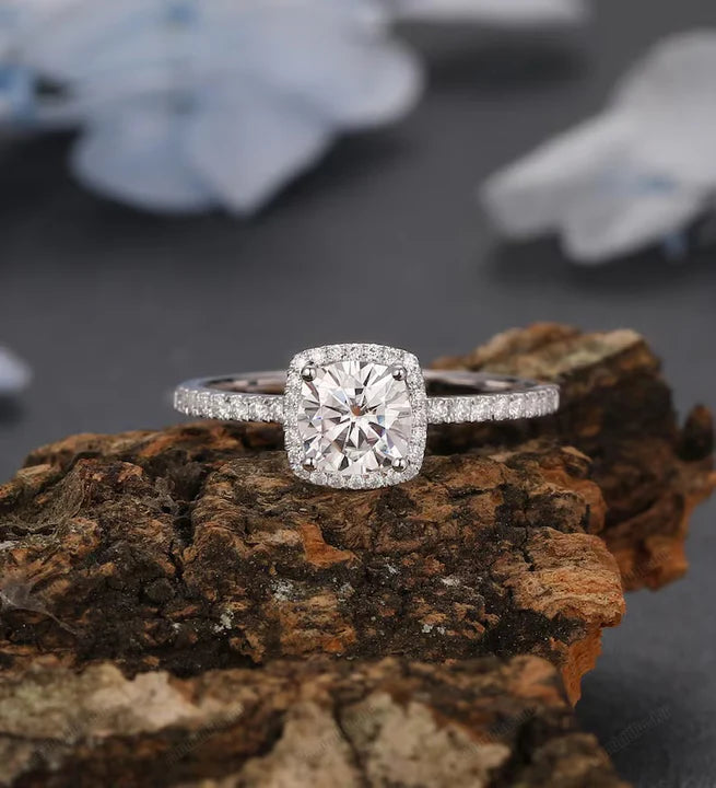 Diamond Radiance Square Halo™